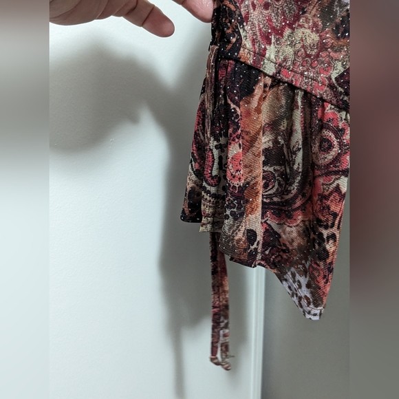 Sara Michelle pullover Blouse with Paisley and Coral like pattern.  Sparkles . - Picture 5 of 5